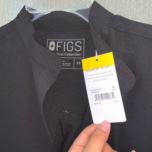 FIGS Black Rafaela Top XS